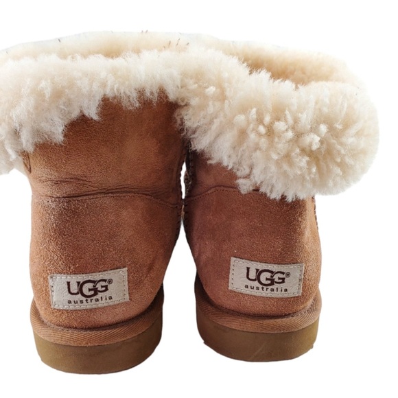 Ugg mini Bailey Boot - Sherpa lined - Picture 4 of 5